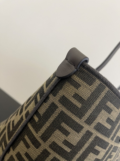 フェンディバッグ内部構造